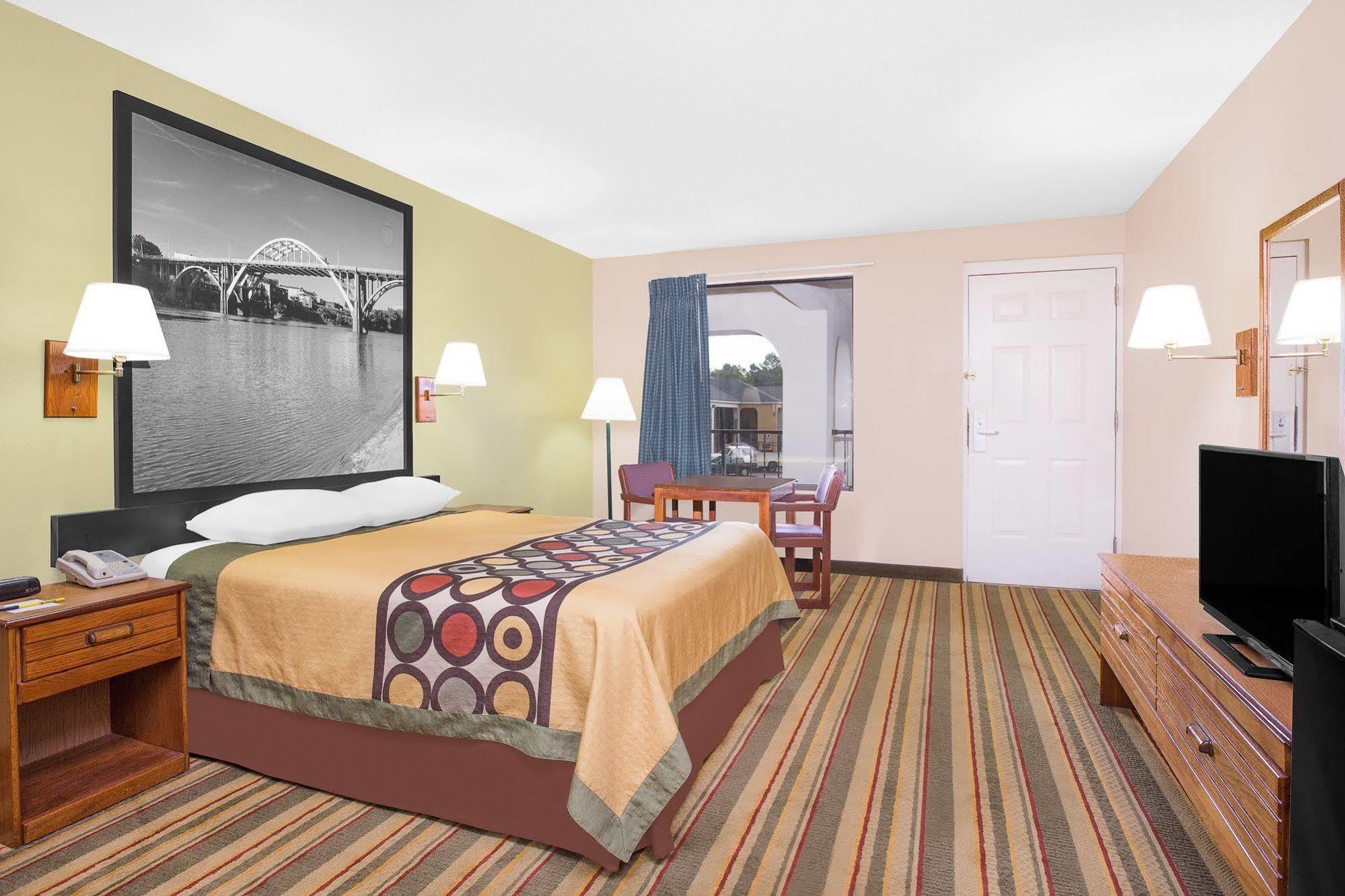 Super 8 By Wyndham Eufaula Hotell Exteriör bild